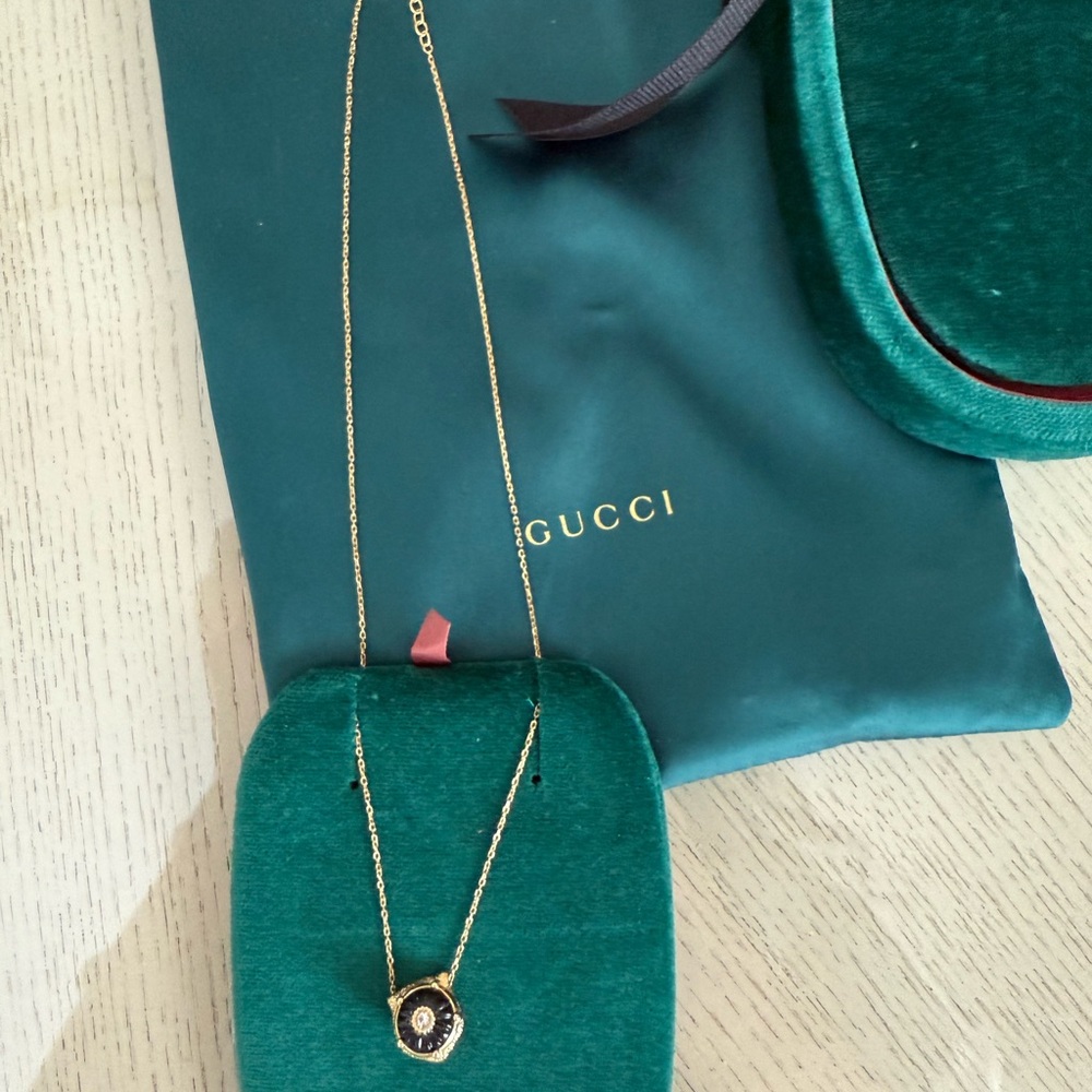 Gucci Le Marche Des Merveilles Diamond and Black Onyx Reversible Necklace 18kt